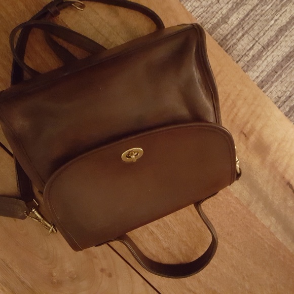 Classic dark brown authentic Coach shoulder bag - Picture 5 of 6